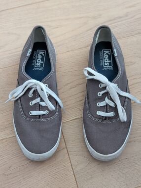 Grey Canvas Keds Size 7